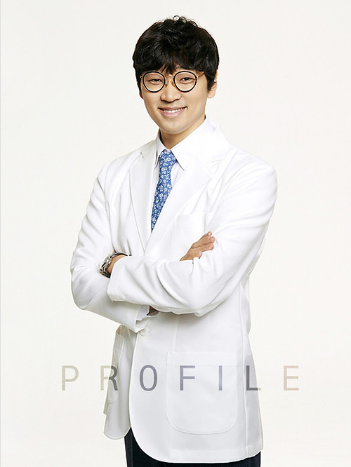 Portrait of Director Chae Yong-hyun from the original clinic site